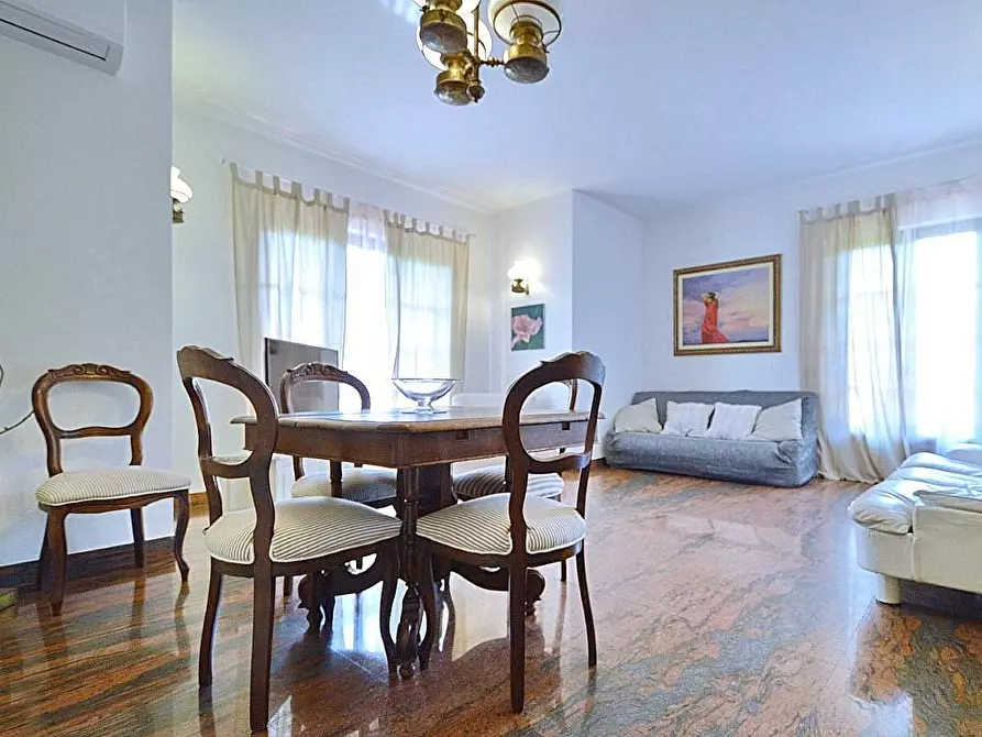 Immagine 10 di Villa in vendita  a Forte Dei Marmi