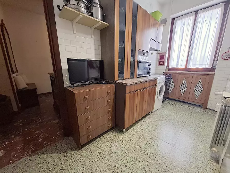 Immagine 11 di Appartamento in vendita  a Carrara