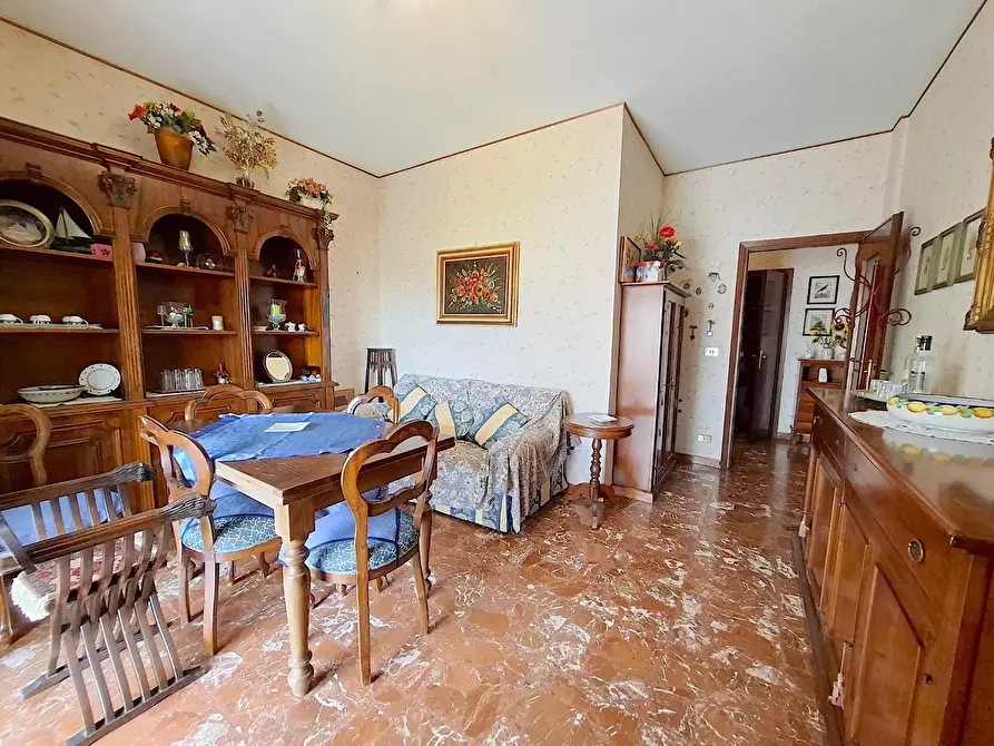 Immagine 7 di Appartamento in vendita  a Carrara