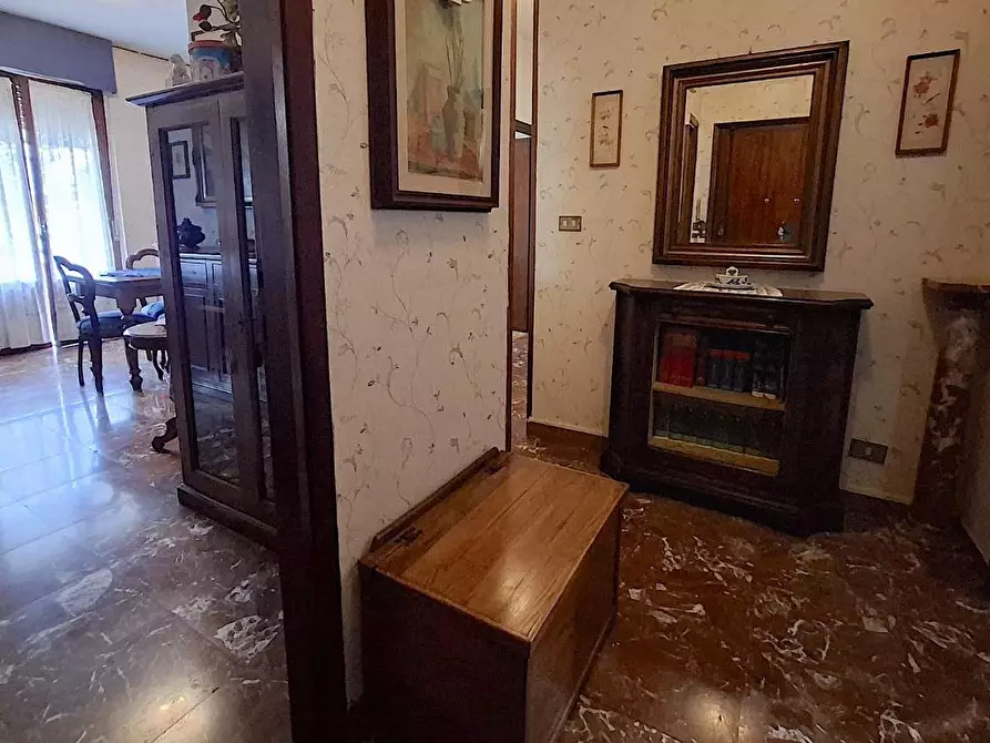 Immagine 3 di Appartamento in vendita  a Carrara