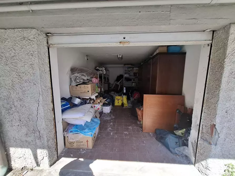 Immagine 20 di Appartamento in vendita  a Carrara