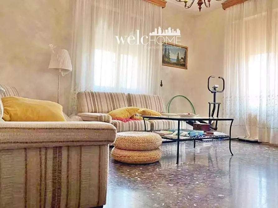 Immagine 2 di Appartamento in vendita  a Prato