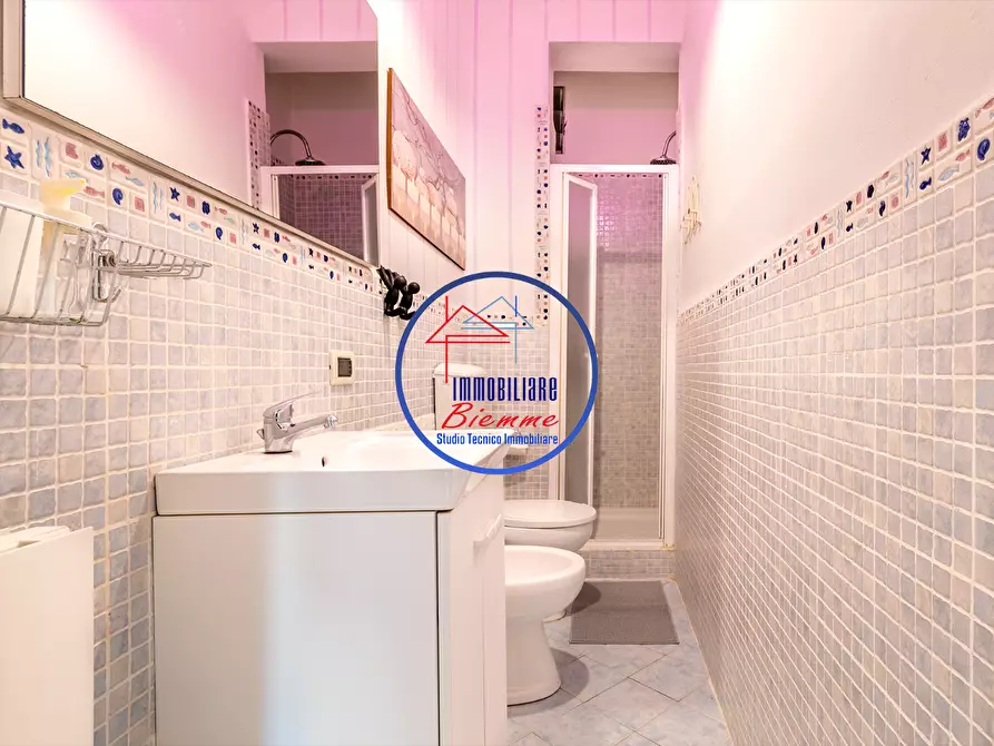 Immagine 9 di Appartamento in vendita  a Viareggio