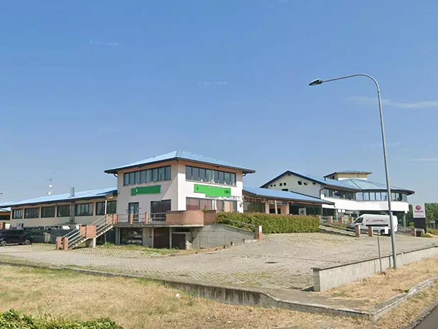 Immagine 3 di Negozio in vendita  a San Martino Siccomario