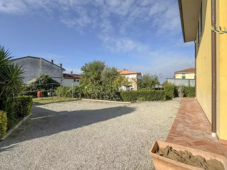 Immagine 4 di Casa bifamiliare in vendita  a Lamporecchio