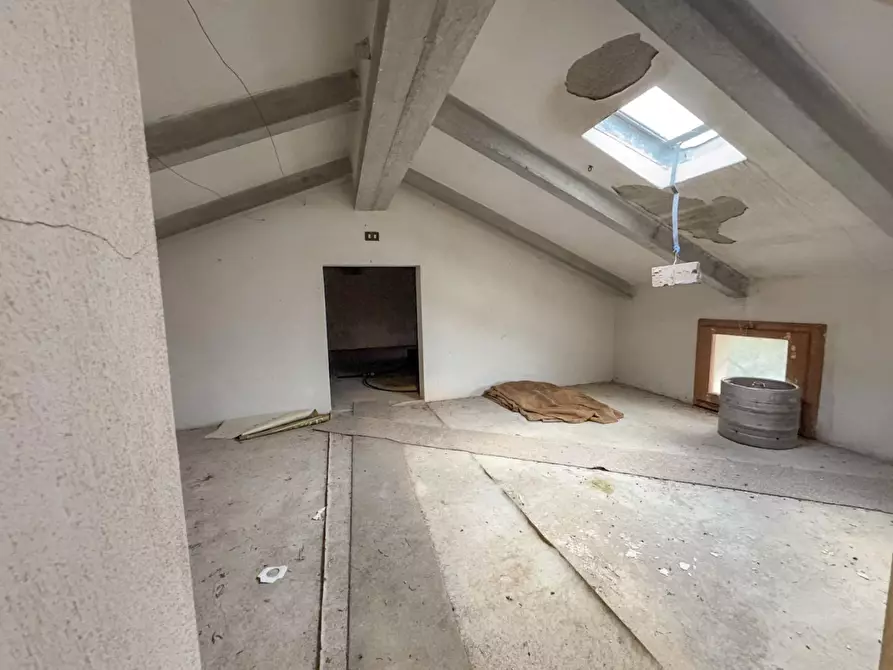 Immagine 34 di Casa colonica in vendita  a Vinci