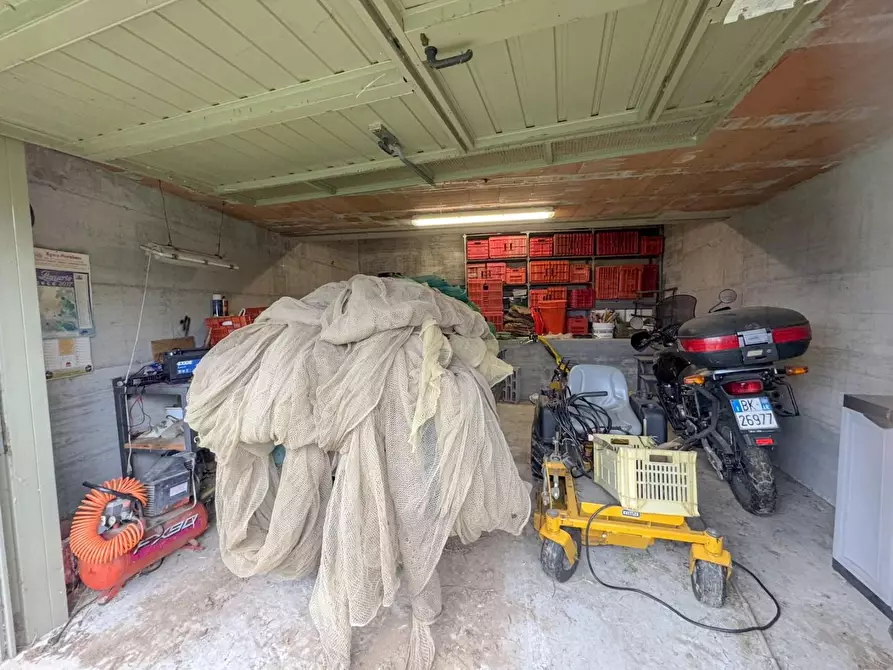 Immagine 40 di Casa colonica in vendita  a Vinci