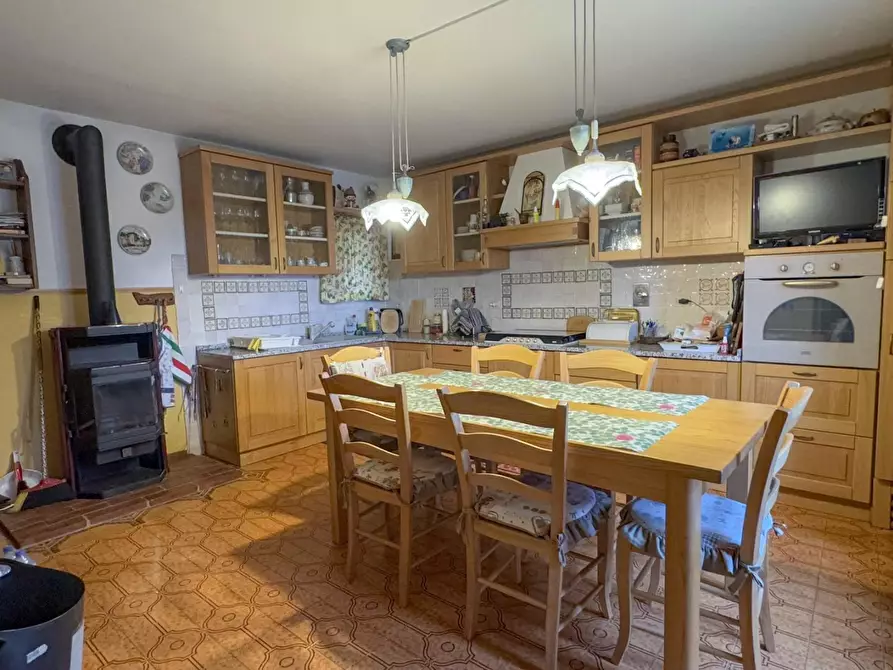 Immagine 14 di Casa colonica in vendita  a Vinci