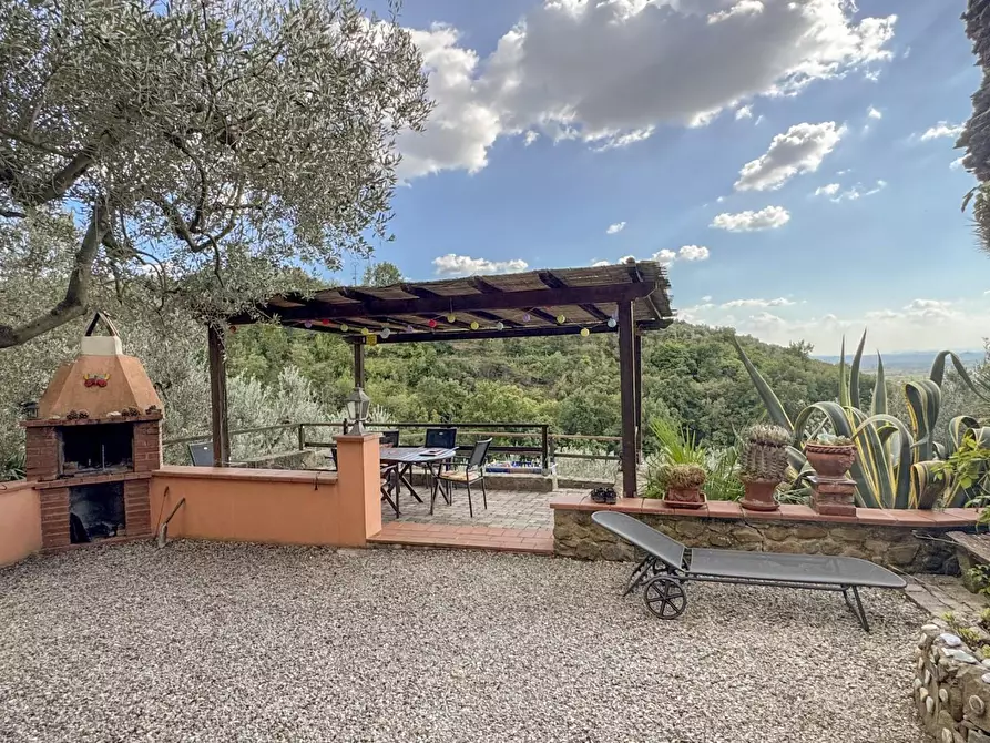 Immagine 63 di Casa colonica in vendita  a Vinci