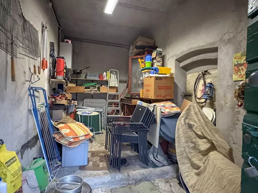 Immagine 36 di Casa colonica in vendita  a Vinci