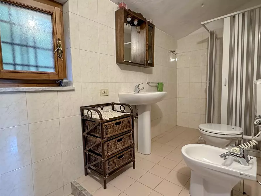 Immagine 57 di Casa colonica in vendita  a Vinci