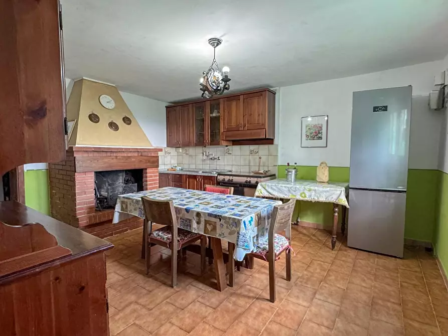 Immagine 54 di Casa colonica in vendita  a Vinci