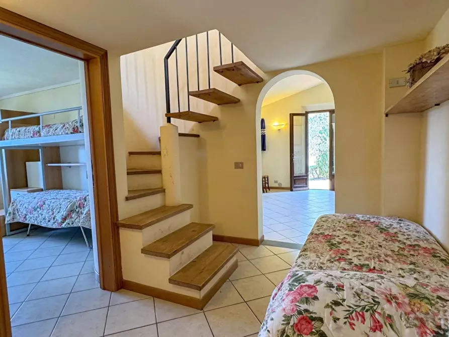 Immagine 38 di Casa colonica in vendita  a Lamporecchio