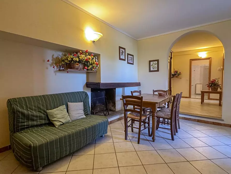 Immagine 11 di Casa colonica in vendita  a Lamporecchio