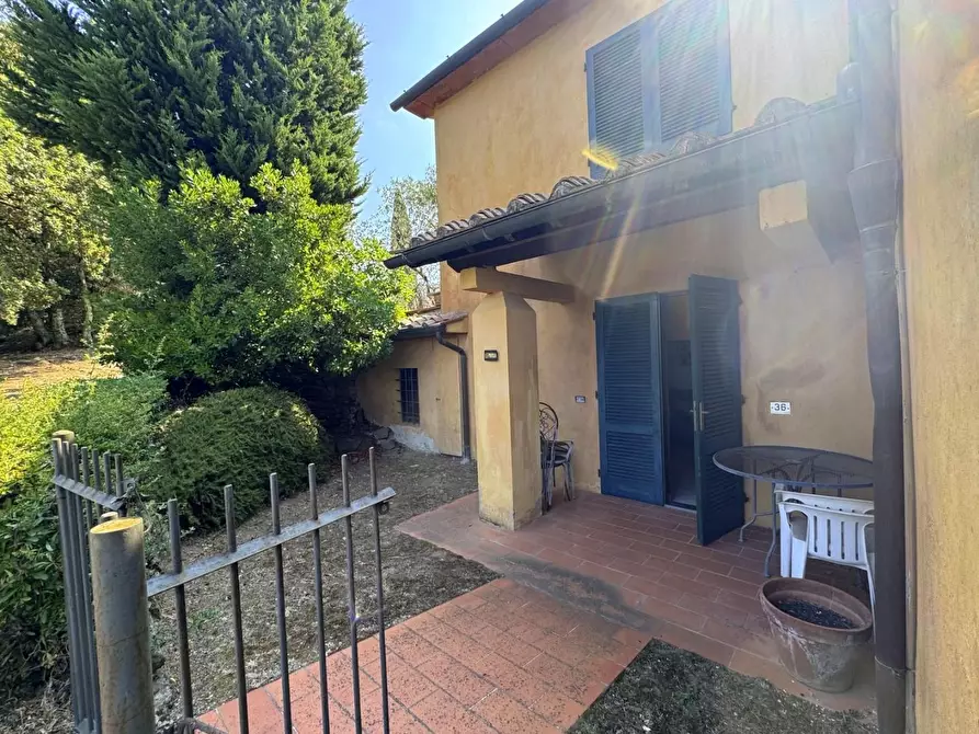 Immagine 7 di Casa colonica in vendita  a Lamporecchio