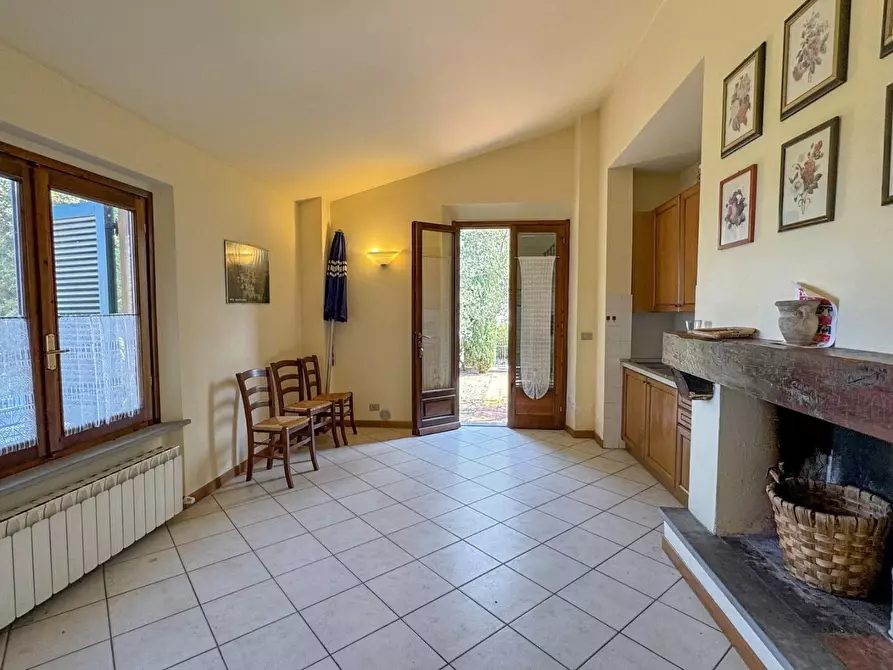 Immagine 30 di Casa colonica in vendita  a Lamporecchio