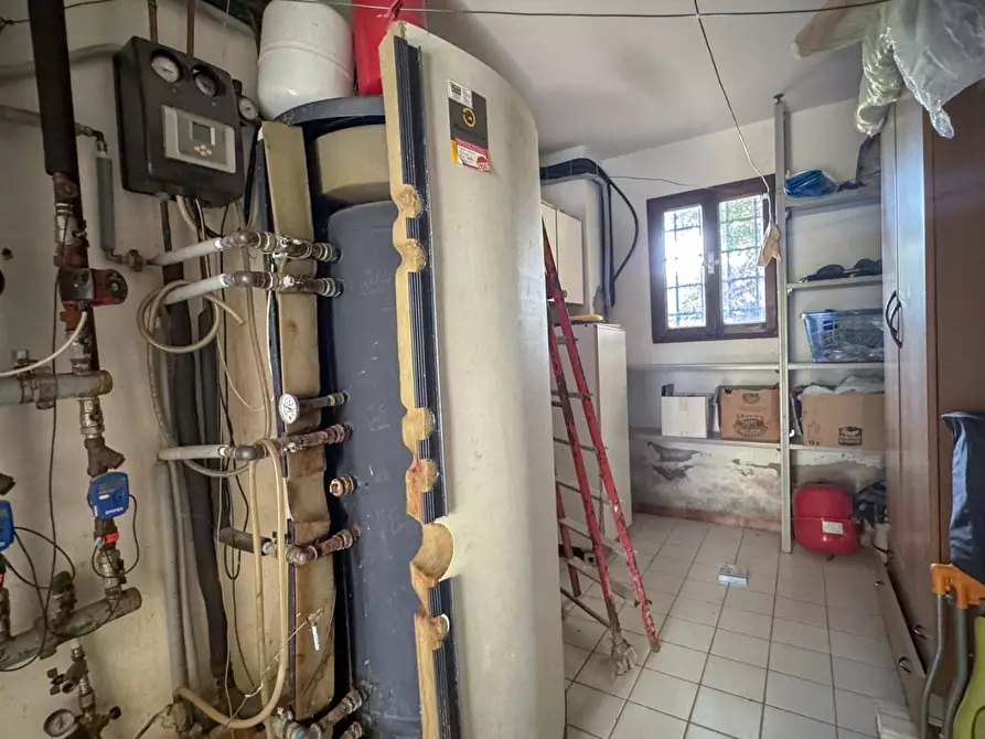 Immagine 79 di Casa colonica in vendita  a Lamporecchio