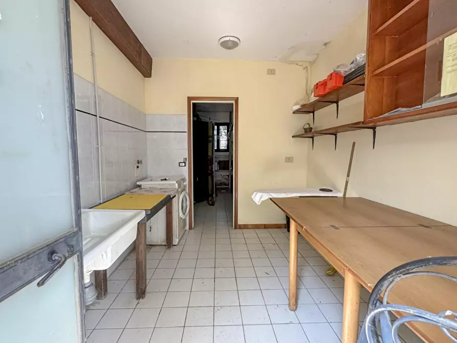 Immagine 77 di Casa colonica in vendita  a Lamporecchio