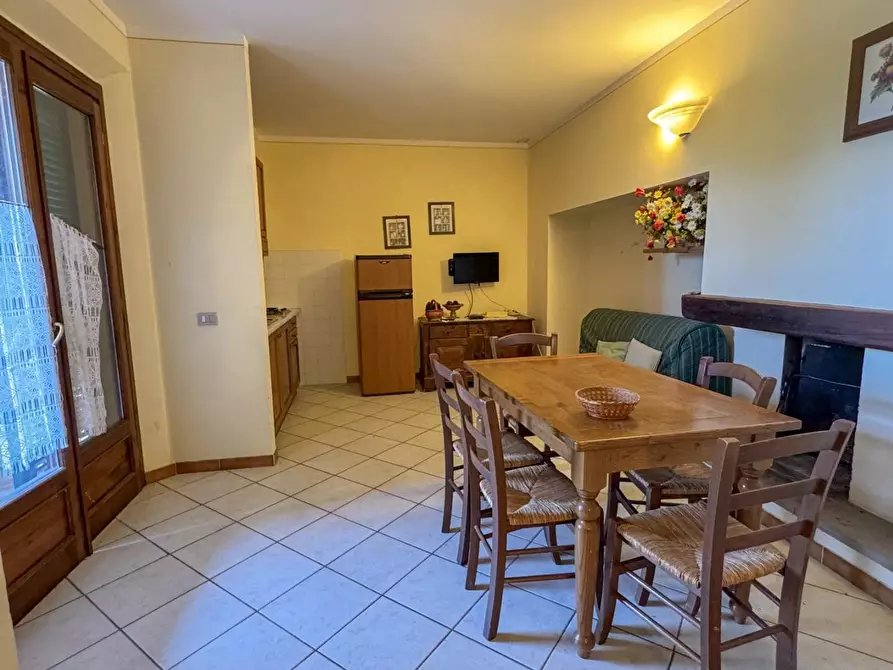 Immagine 10 di Casa colonica in vendita  a Lamporecchio