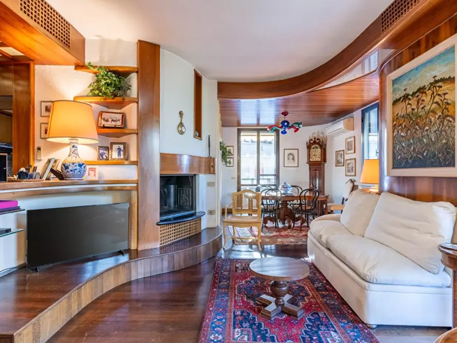 Immagine 1 di Casa quadrifamiliare in vendita  a Pontedera