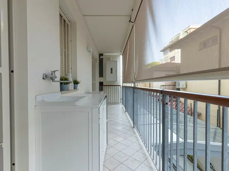 Immagine 19 di Appartamento in vendita  a Viareggio