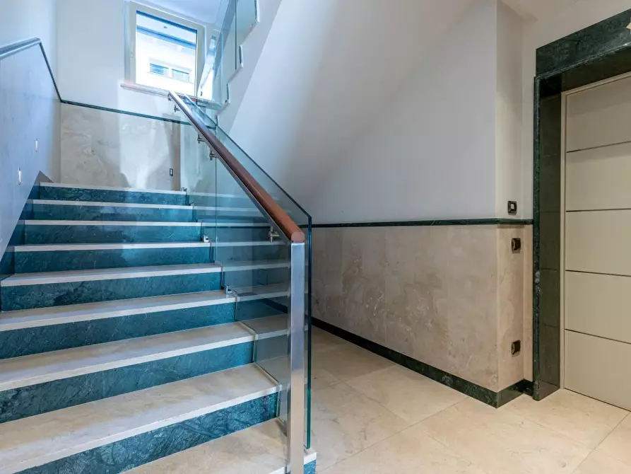 Immagine 20 di Appartamento in vendita  a Viareggio