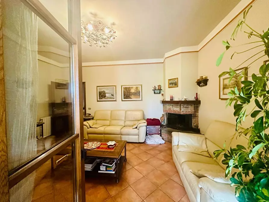 Immagine 9 di Villetta a schiera in vendita  a Porcari