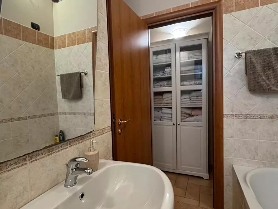 Immagine 29 di Villetta a schiera in vendita  a Massarosa