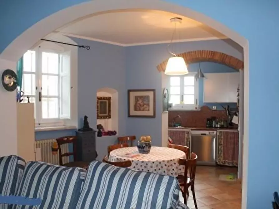 Immagine 1 di Casa semindipendente in vendita  a Carrara