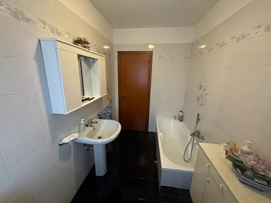 Immagine 26 di Appartamento in vendita  a Collesalvetti