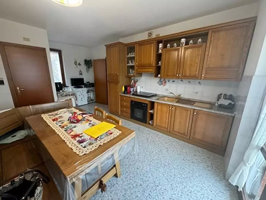 Immagine 2 di Appartamento in vendita  a Collesalvetti