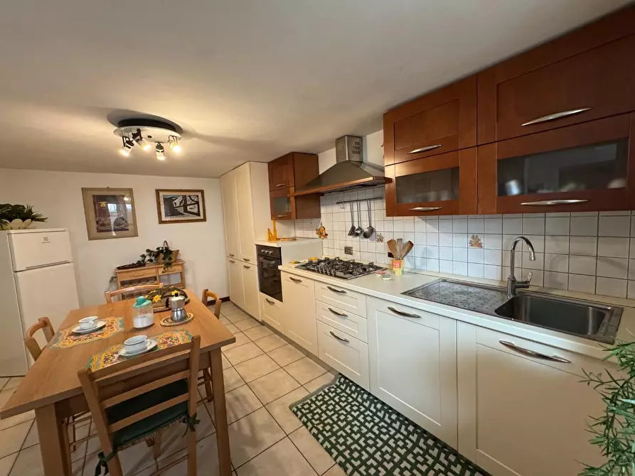 Immagine 7 di Appartamento in vendita  a Camaiore