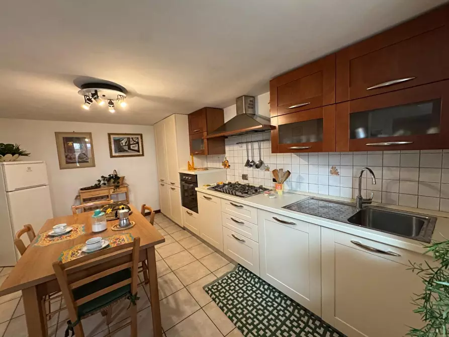 Immagine 30 di Appartamento in vendita  a Camaiore