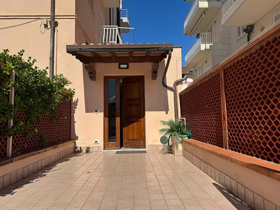 Immagine 3 di Appartamento in vendita  a Camaiore