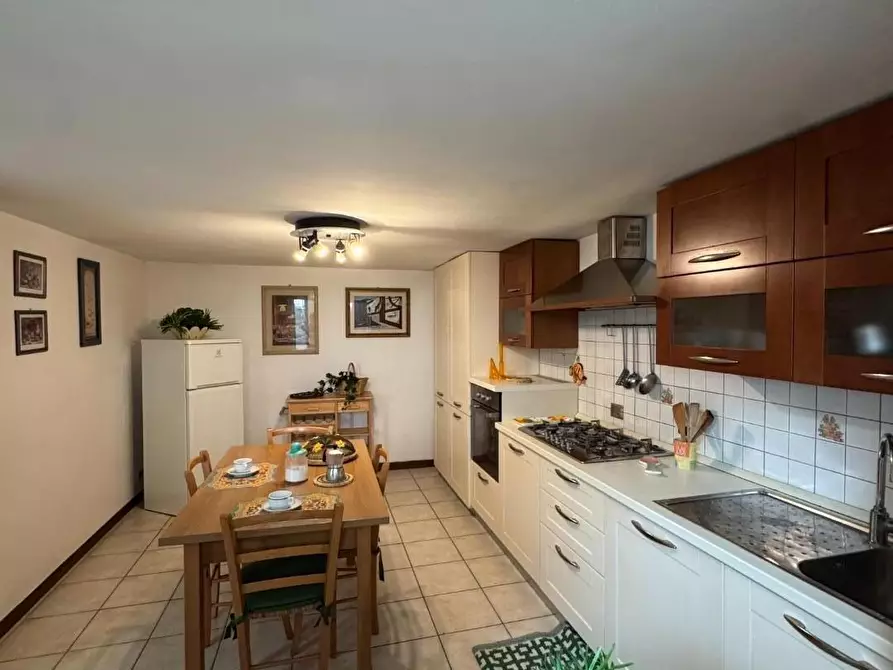 Immagine 5 di Appartamento in vendita  a Camaiore