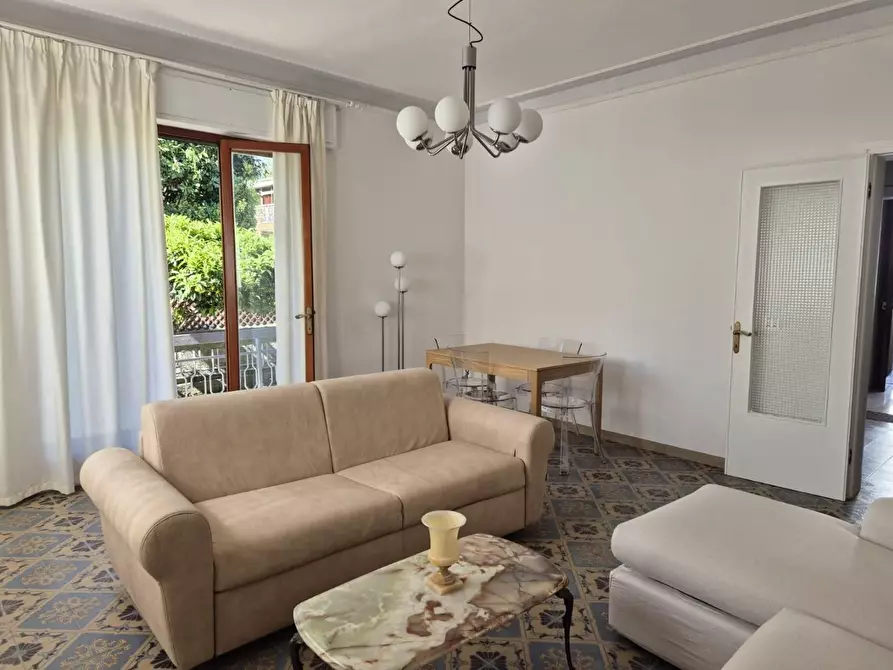 Immagine 17 di Villa in affitto  a Carrara