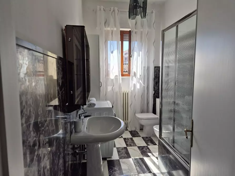 Immagine 29 di Villa in affitto  a Carrara