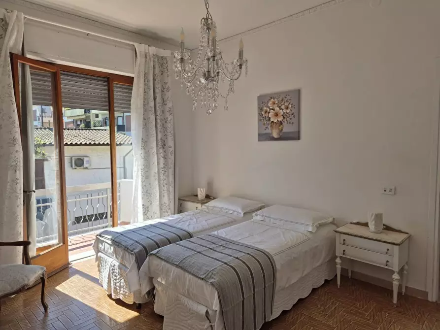 Immagine 15 di Villa in affitto  a Carrara