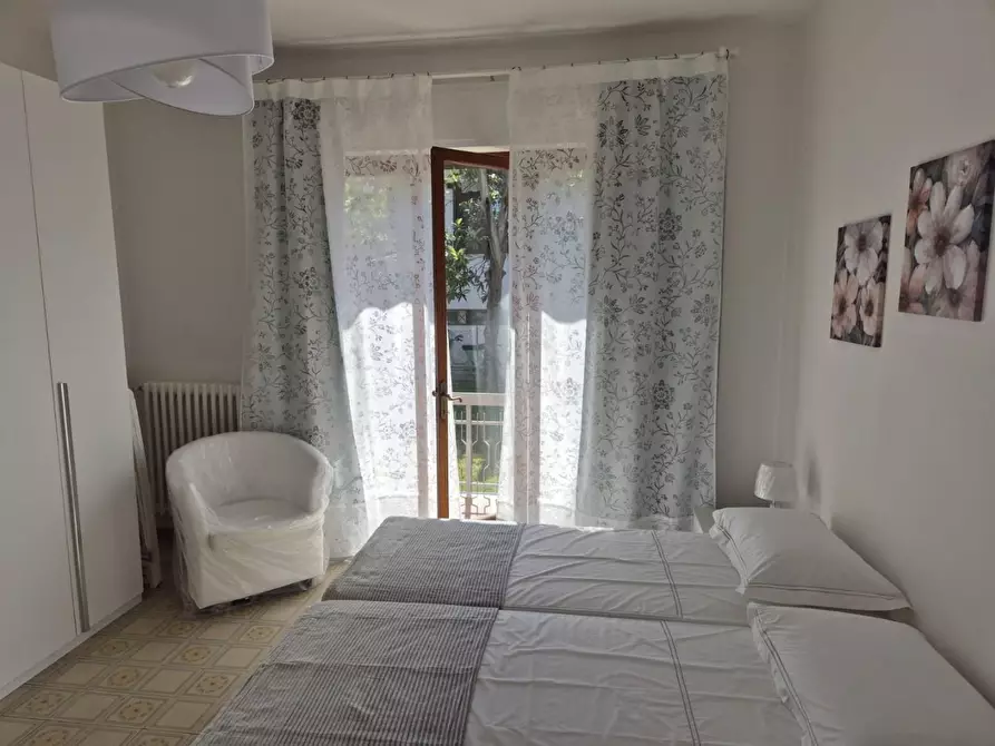 Immagine 21 di Villa in affitto  a Carrara