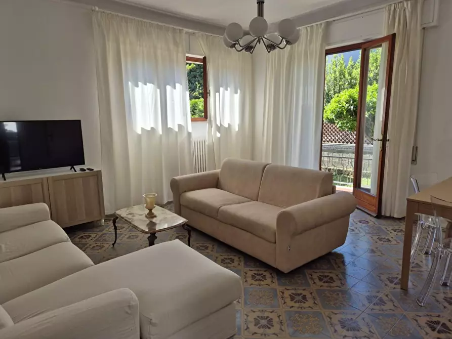 Immagine 26 di Villa in affitto  a Carrara