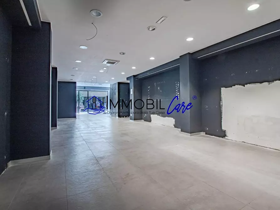 Immagine 5 di Locale commerciale in affitto  a Livorno