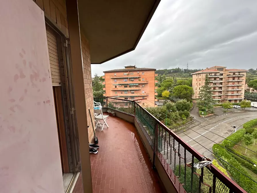 Immagine 16 di Appartamento in vendita  a Siena