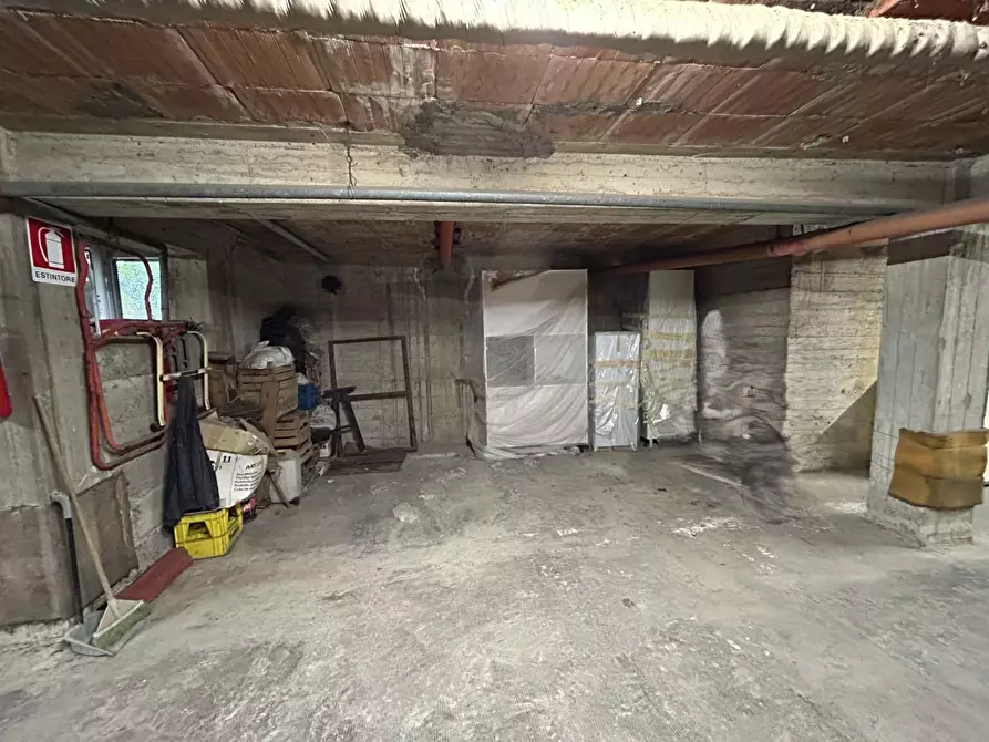 Immagine 34 di Appartamento in vendita  a Siena