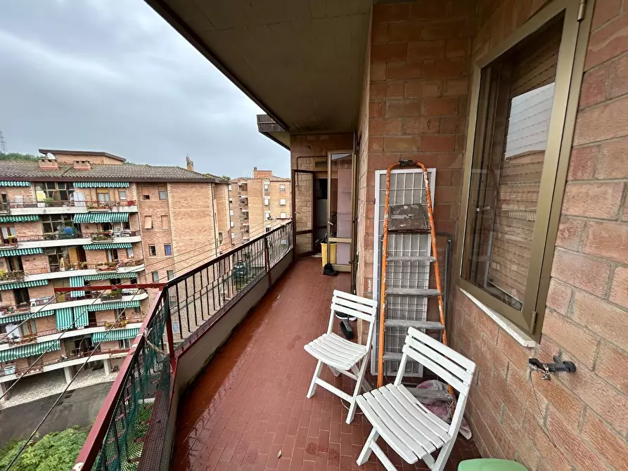 Immagine 15 di Appartamento in vendita  a Siena