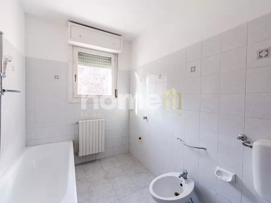 Immagine 19 di Appartamento in vendita  a Reggio Nell'emilia