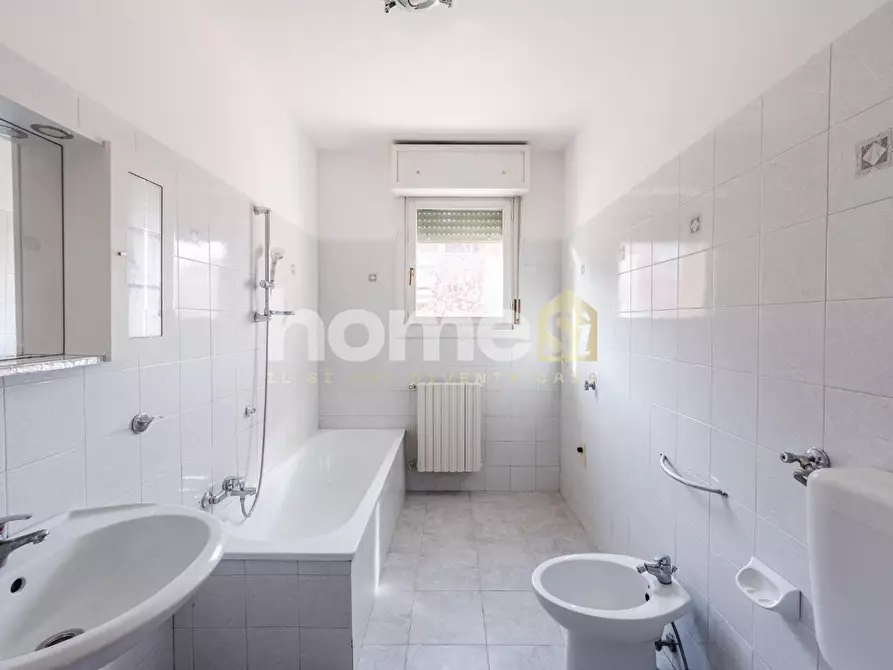 Immagine 20 di Appartamento in vendita  a Reggio Nell'emilia