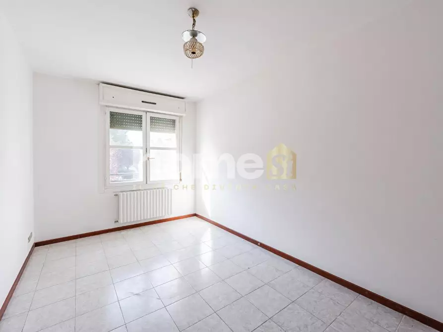 Immagine 2 di Appartamento in vendita  a Reggio Nell'emilia