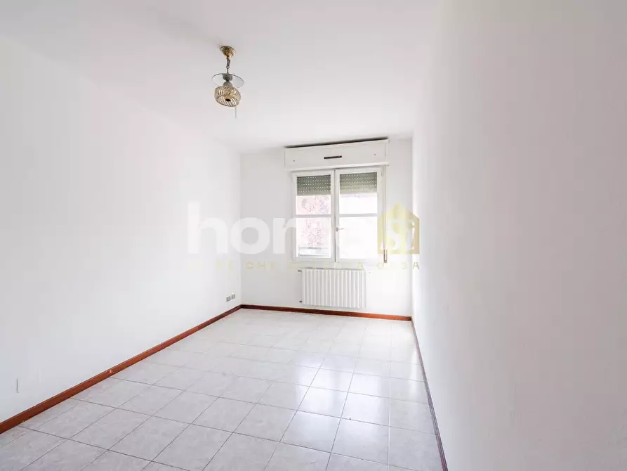 Immagine 4 di Appartamento in vendita  a Reggio Nell'emilia