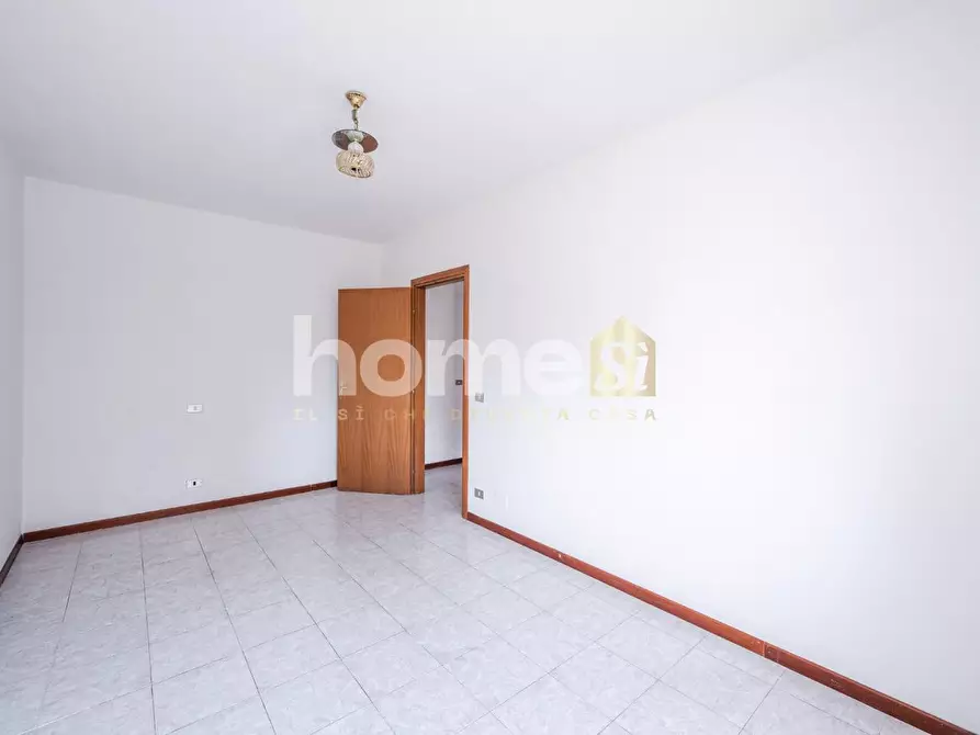 Immagine 5 di Appartamento in vendita  a Reggio Nell'emilia