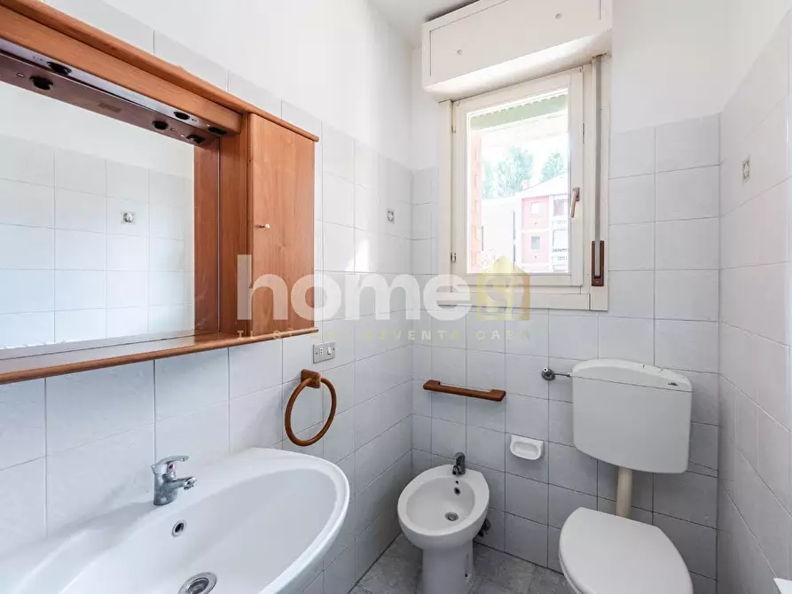 Immagine 16 di Appartamento in vendita  a Reggio Nell'emilia